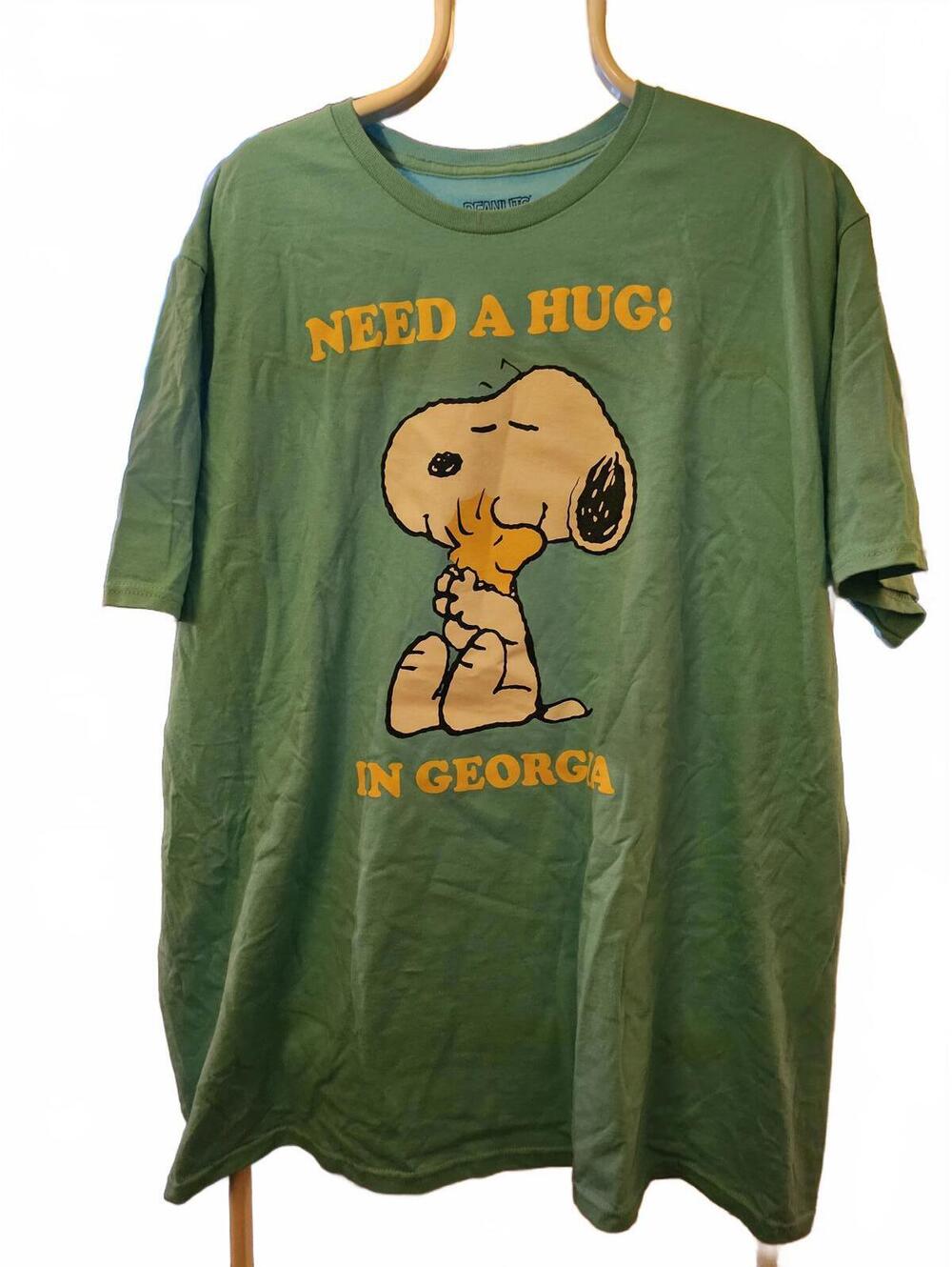 Peanuts Snoopy - need a hug in Georgia - NWOT - Size 2XL or XL